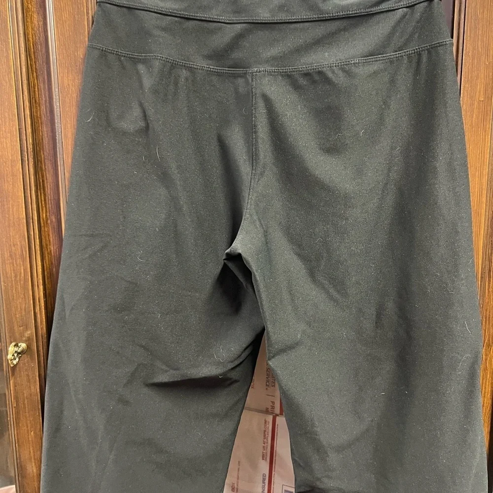 Lucy Everyday Wear Black Capri Activewear Pants